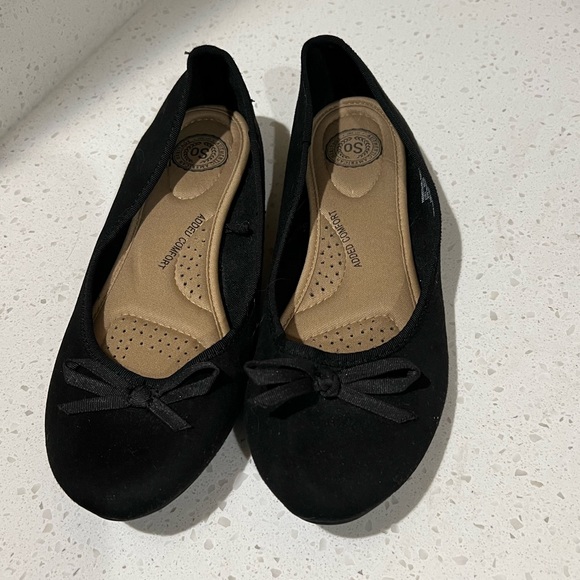 SO Shoes - Black SO flats with bow • 7.5